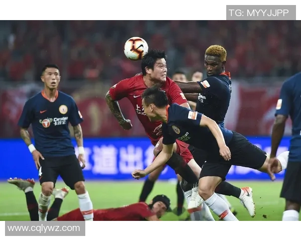 中超联赛精彩对决上港迎战北京人和全力争胜展现球队实力